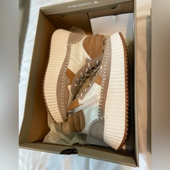 Dolce Vita Daley Sneaker - Picture 8 of 11